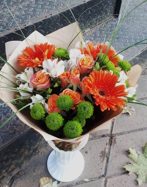 Букет цветов из: Герберы, Хризантемы, Альстромерии и Розы в Товарково Тульская область 