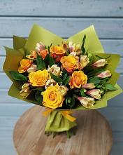 Букет цветов из:  Альстромерии и Розы в Товарково Тульская область 