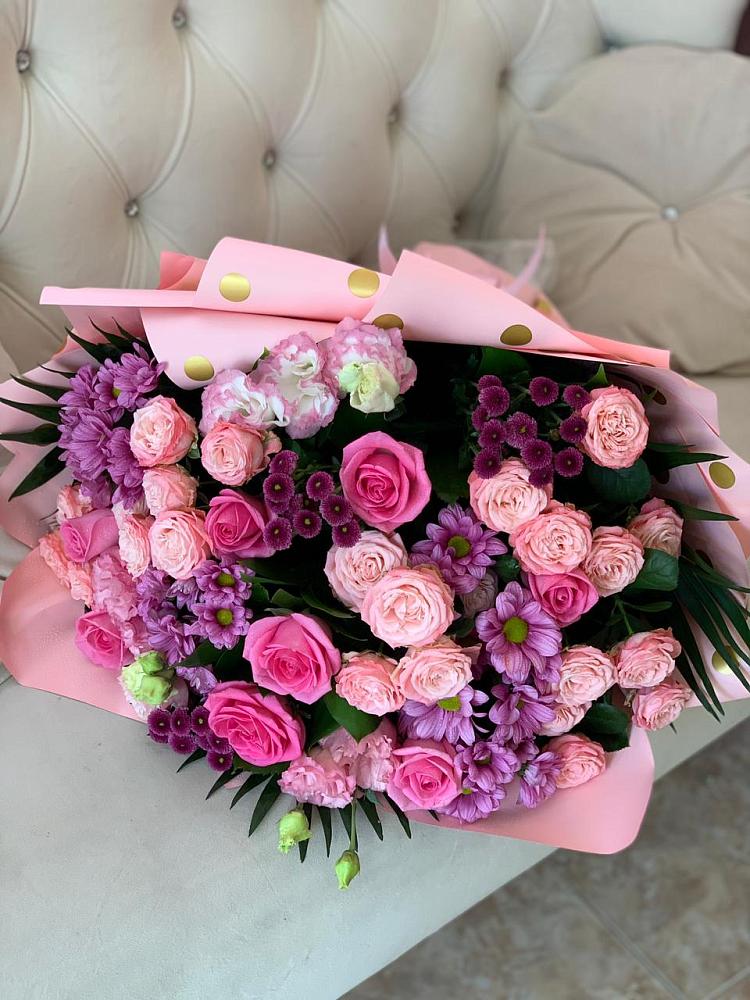 Букет цветов из: Хризантемы, Розы и Лизиантусы в Товарково Тульская область 