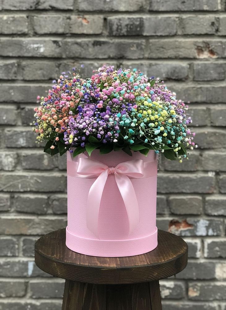 Цветочная композиция из Гипсофила и Розы в шляпной коробке в Товарково Тульская область 