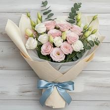 Букет цветов из:  Лизиантусы в Товарково Тульская область 
