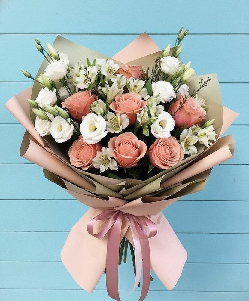 Букет цветов из: Розы, Альстромерии и Лизиантусы в Товарково Тульская область 