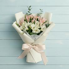 Букет цветов из:  Альстромерии в Товарково Тульская область 