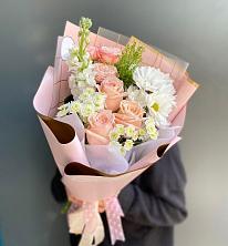 Букет цветов из:  Хризантемы и Розы в Товарково Тульская область 
