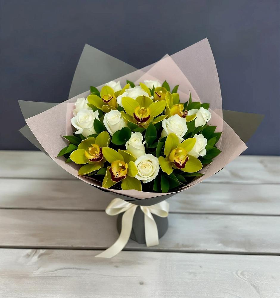 Букет цветов из: Орхидеи и Розы в Товарково Тульская область 