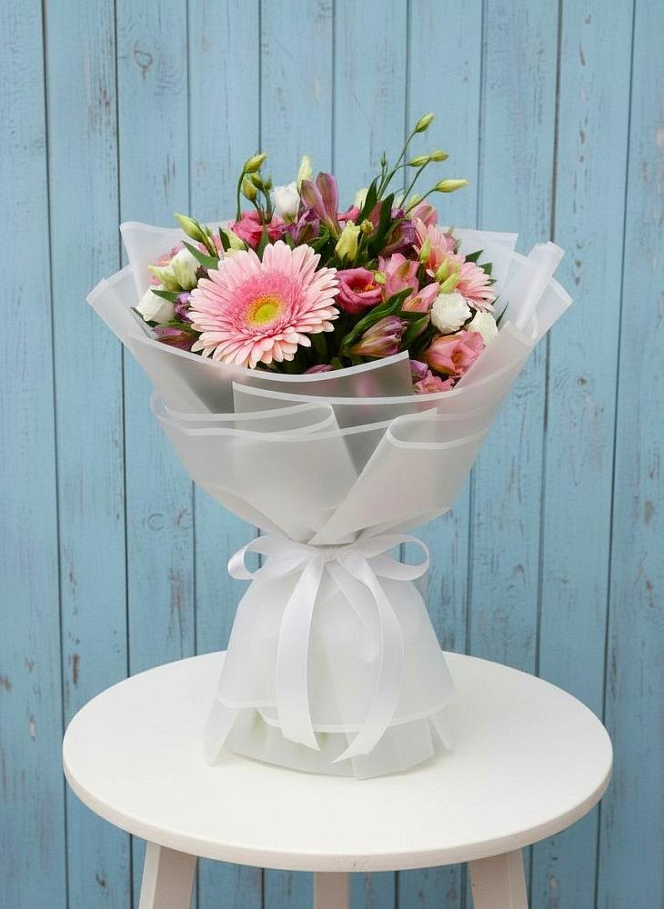 Букет цветов из: Герберы, Альстромерии и Лизиантусы в Товарково Тульская область 