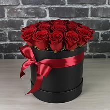 Цветочная композиция из Розы в шляпной коробке в Товарково Тульская область 