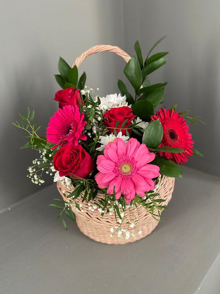 Цветочная композиция из Розы, Хризантемы и Герберы в корзине в Товарково Тульская область 