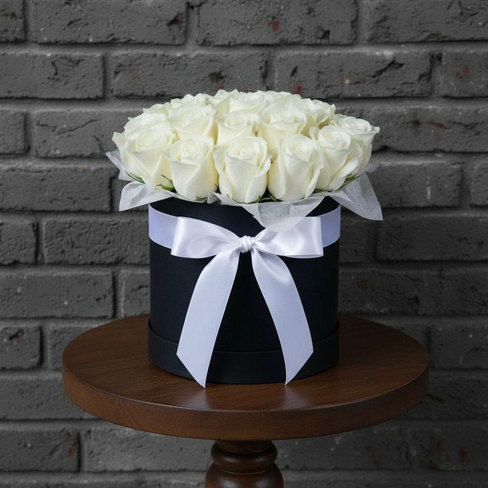 Цветочная композиция из Розы в шляпной коробке в Товарково Тульская область 