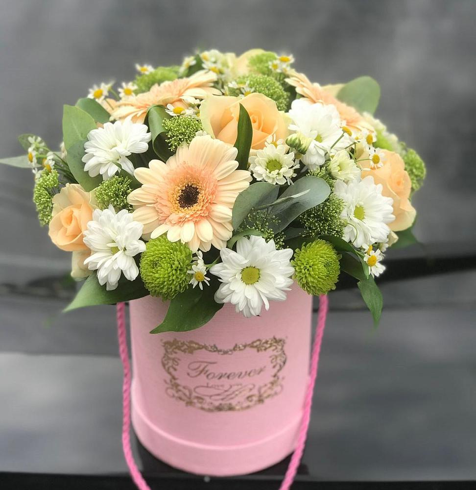 Цветочная композиция из Розы, Герберы и Хризантемы в шляпной коробке в Товарково Тульская область 