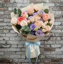 Букет цветов из:  Розы, Лизиантусы и Гвоздики в Товарково Тульская область 