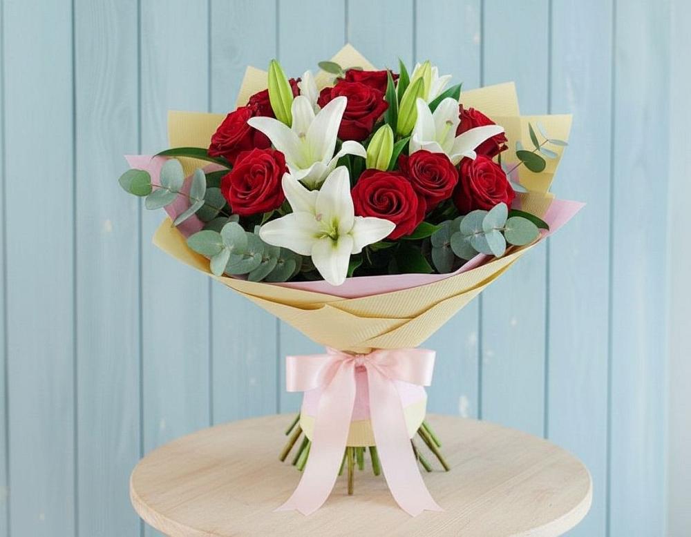 Букет цветов из: Лилии и Розы в Товарково Тульская область 